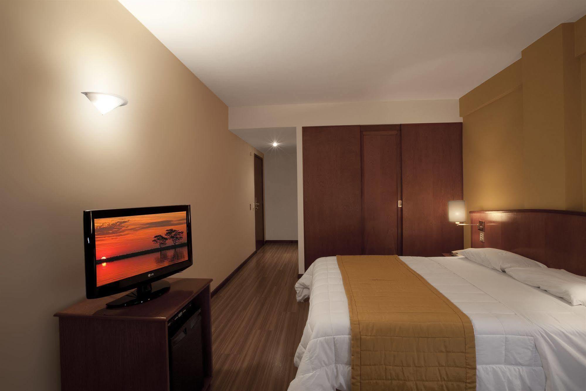 Hotel Moncloa São Paulo Kültér fotó